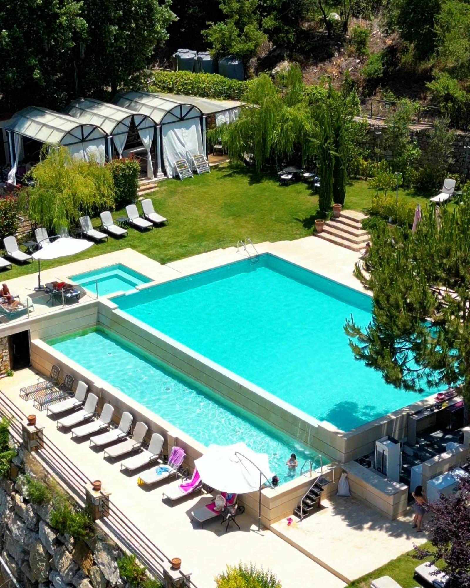 Cherry Blossom Boutique Hotel Bḩamdūn Exterior foto