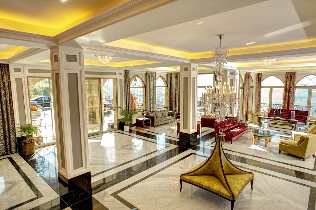 Cherry Blossom Boutique Hotel Bḩamdūn Exterior foto