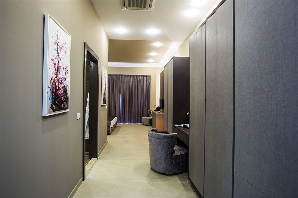 Cherry Blossom Boutique Hotel Bḩamdūn Exterior foto