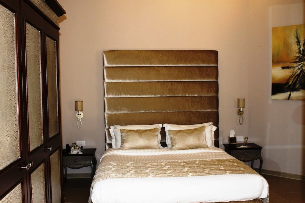Cherry Blossom Boutique Hotel Bḩamdūn Exterior foto